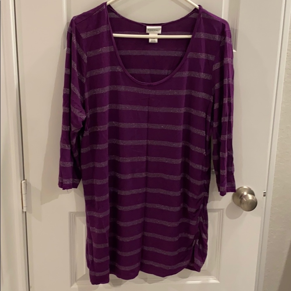 Quarter sleeve maternity top